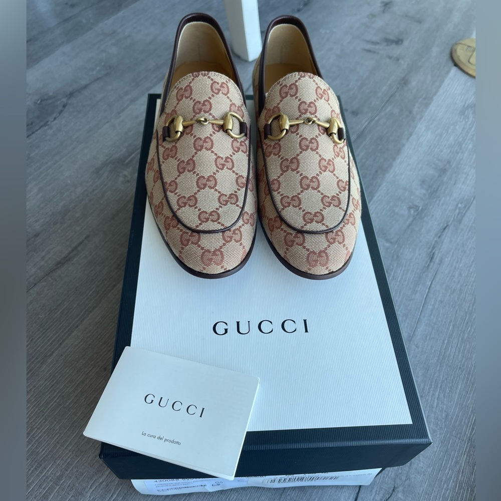 Authentic Gucci Jordaan loafer! Like New! Unisex!